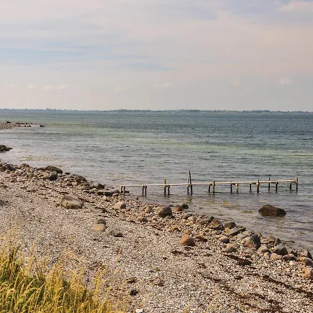 Three-bedroom Holiday In Martofte