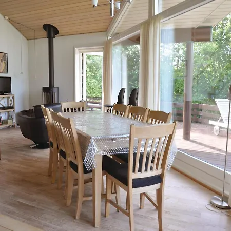 Three-bedroom Holiday In Martofte