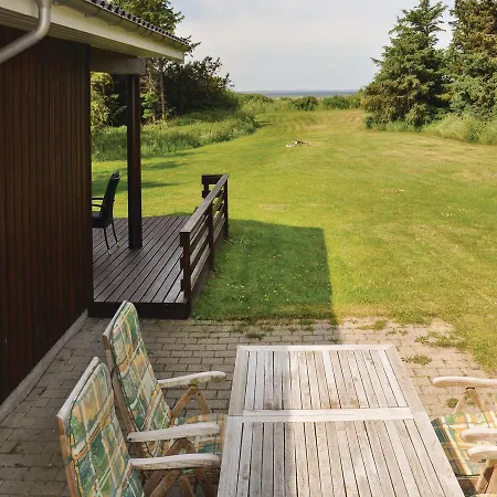Three-bedroom Holiday In Ferienhaus *