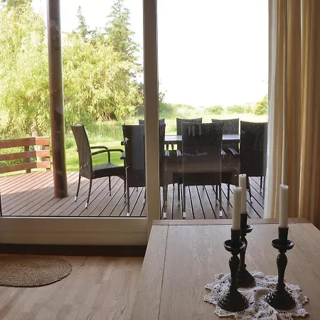 Three-bedroom Holiday In * Martofte