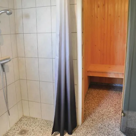 Three-bedroom Holiday In * Martofte